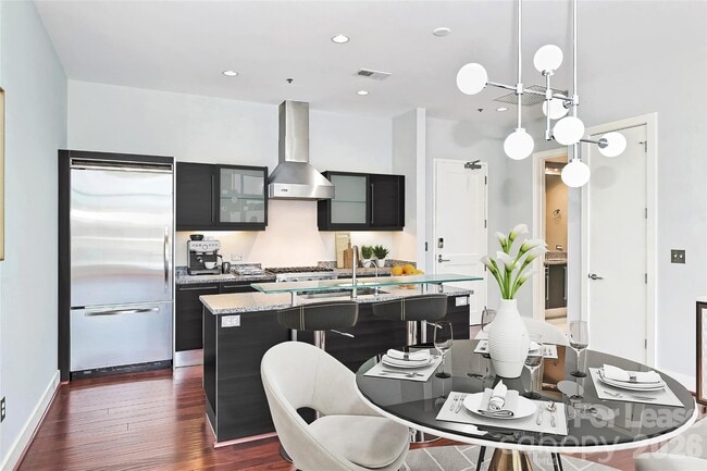 Building Photo - 1100 Metropolitan Ave Unit 405