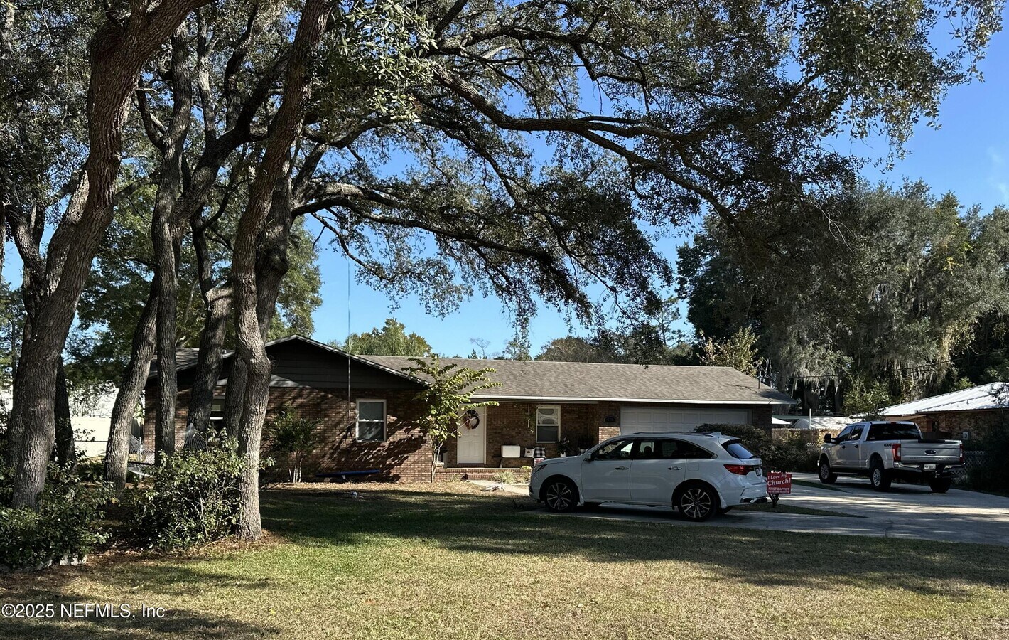 Photo - 330 SW Grove St