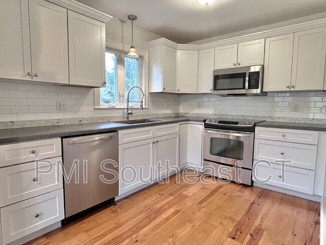 Photo - 44 Lathrop Rd