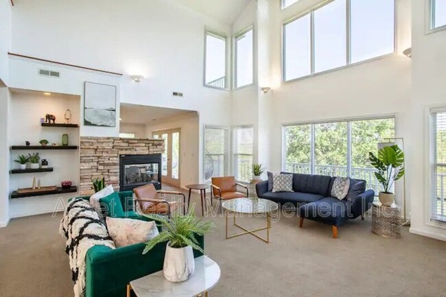 Photo - 2084 Allenridge Dr House