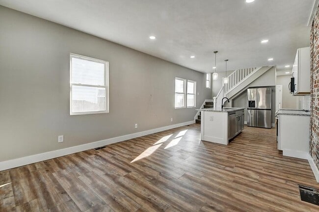 Photo - 823 Lincoln St