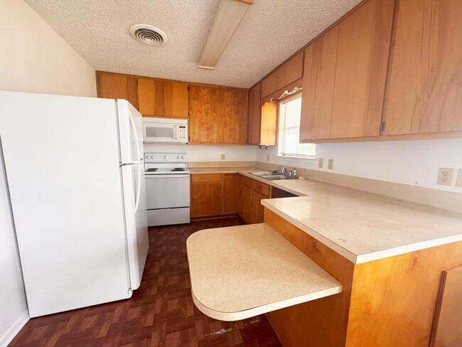 Photo - 106 Logan Dr