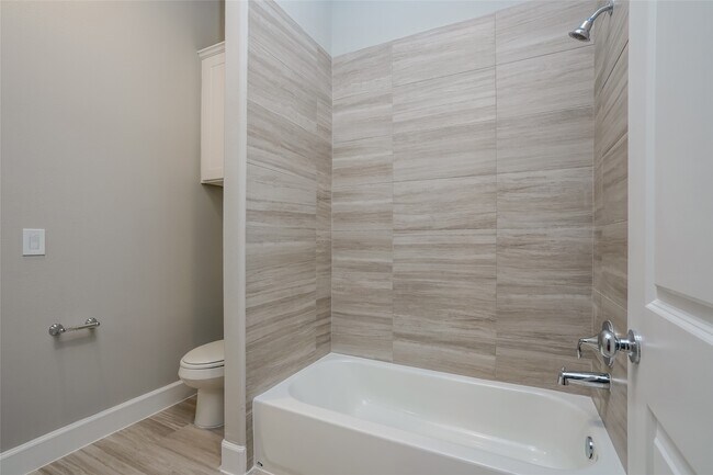 Photo - 5117 Royal Heath Dr