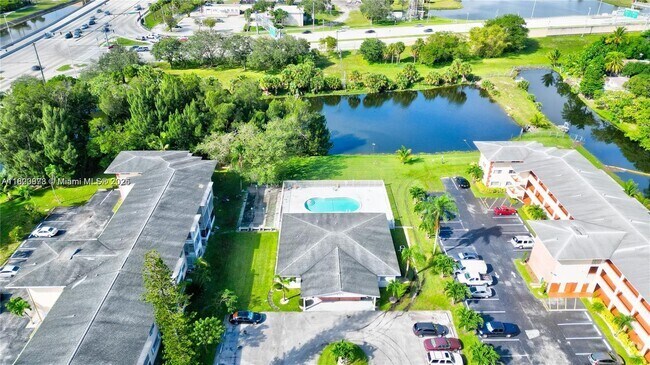Building Photo - 4730 NW 10th Ct Unit 314 Rental