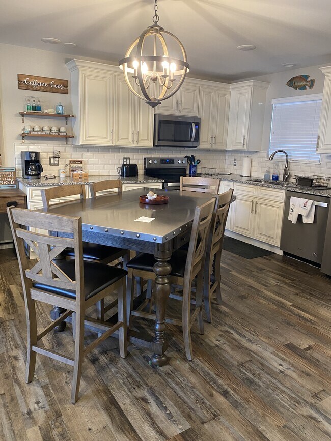 611 Lazy Days Rd