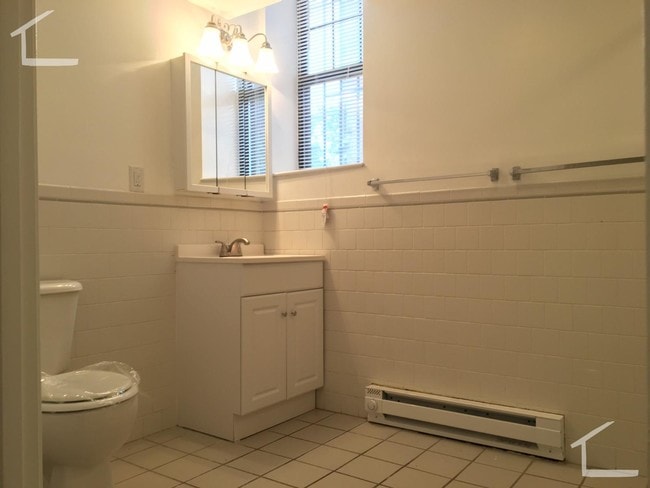 Photo - 111 Queensberry St Unit D