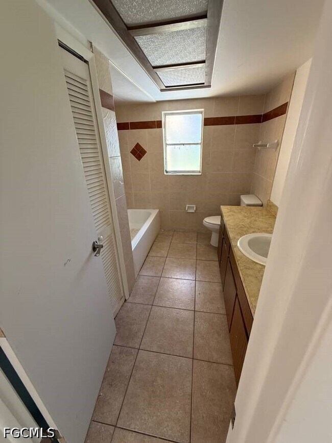 Photo - 537 SE 6th Pl