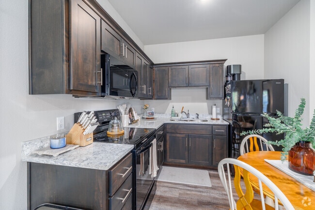 1BR, 1BA - 550SF - Ktichen