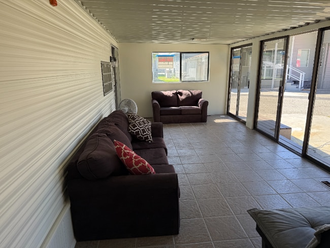 Photo - 8818 Crescent Bar Rd NW