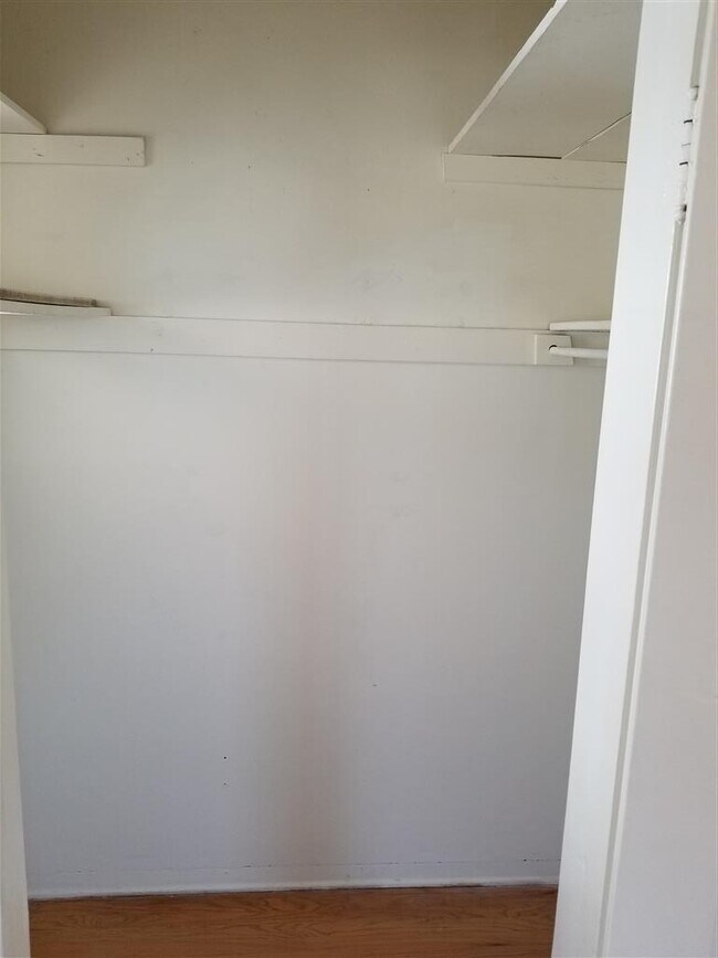 Photo - 2007 S Longwood Ave Unit 5