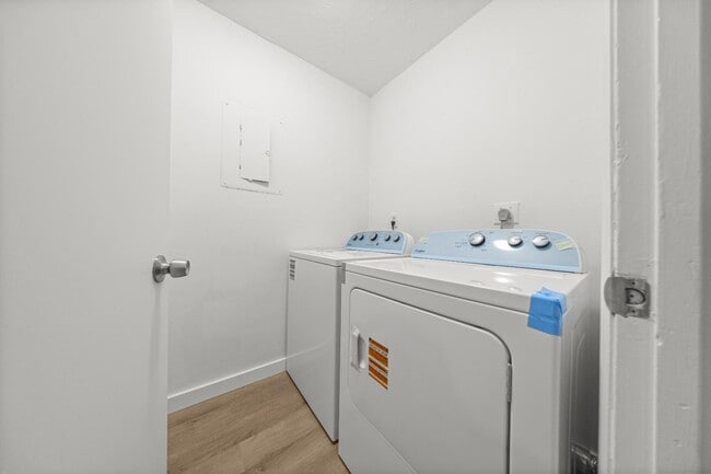 Photo - 2931 SE 52nd Ave