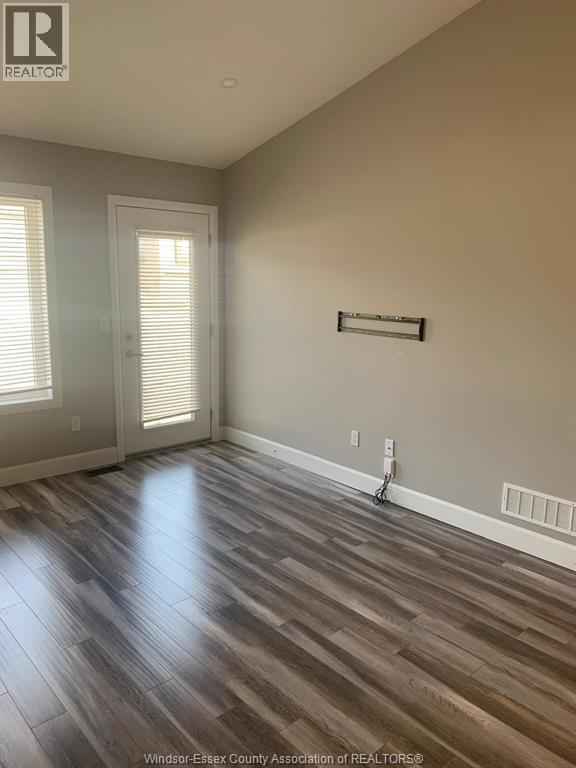 Photo - 3614 Hallee Cres