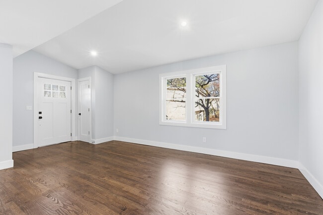 Photo - 85 Euclid Ave