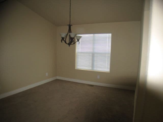 Photo - 3 BEDROOM 2 BATHROOM SADDLE RIDGE SINGLE FAMILY HOME