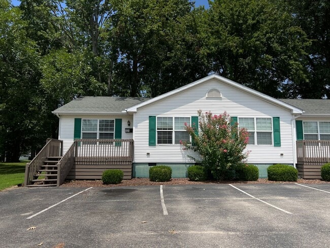 Building Photo - 501 Lee St Unit A
