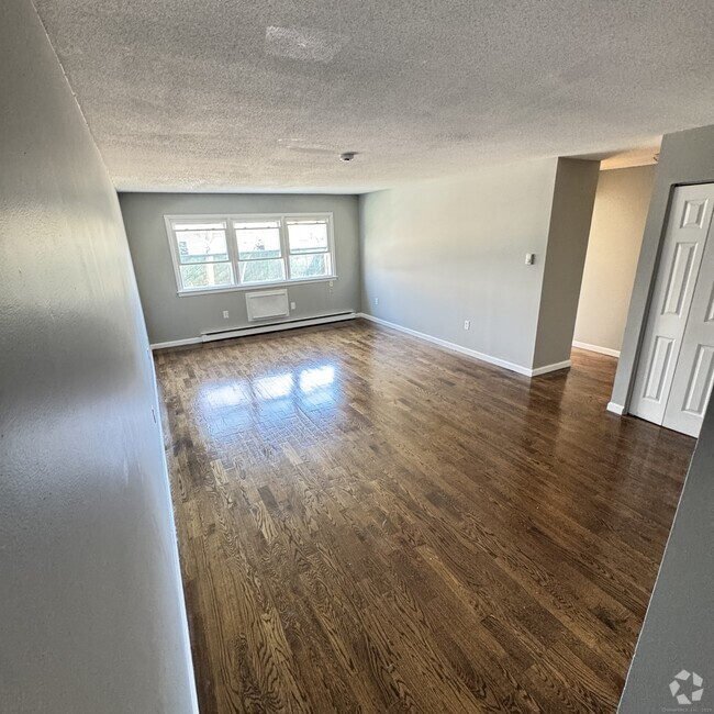 Building Photo - 78 Homeside Ave Unit 207