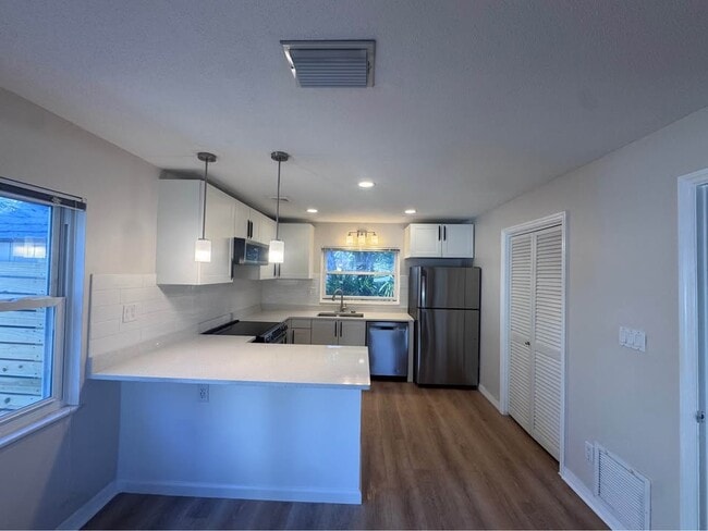 Photo - 5547 Kingswood Dr