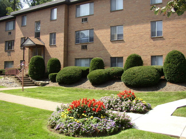 Building Photo - Velma Court Rental