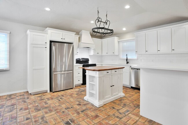 Photo - 3811 63rd Dr