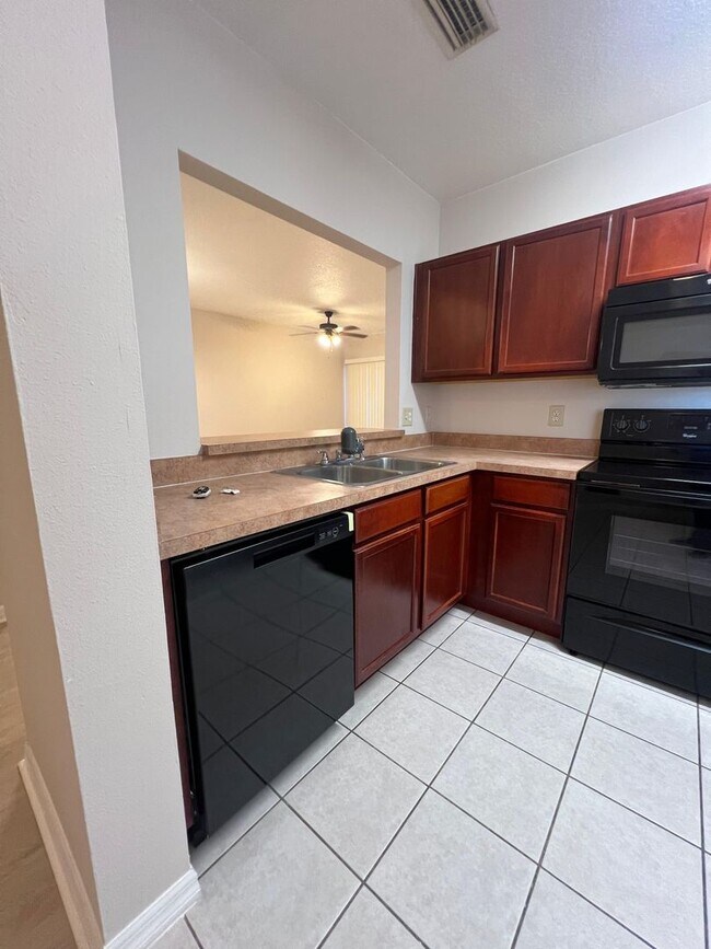 3 bed/2 bath in Villages of Bloomingdale Condo Unit 201 Condo for