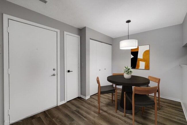 Dining Area - Lakeview Apartments