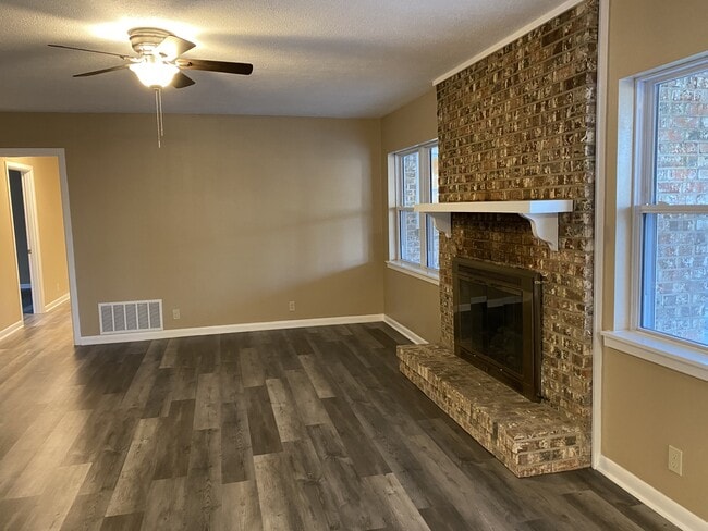 Photo - 2 Knightsbridge Pl