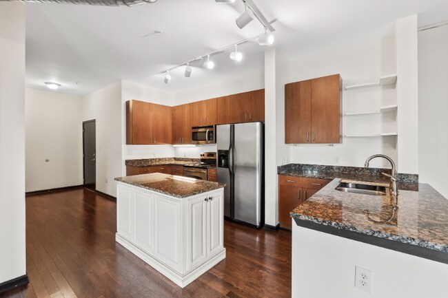 Photo - 5300 Peachtree Rd Unit 2605