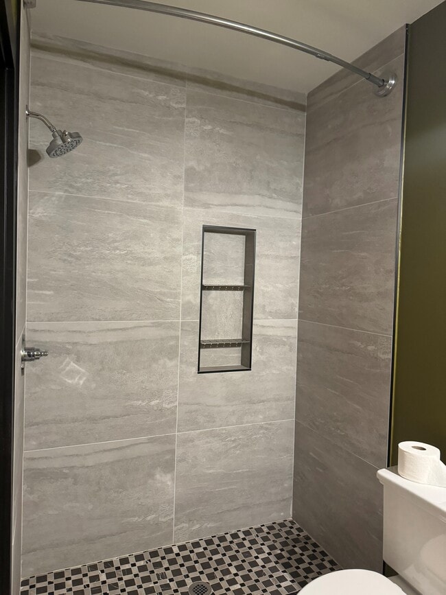 Photo - 319 W 9th St Unidad 1