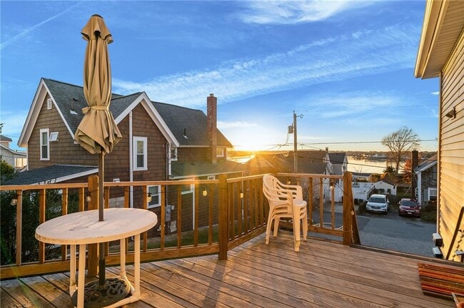 Building Photo - 54 Hillside Ave Unit 202