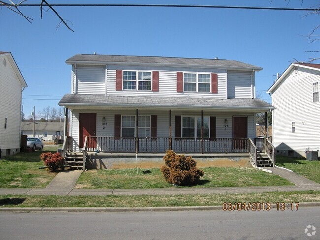 Building Photo - 3 bedroom / 1.5 bath Townhouse for Rent  J...