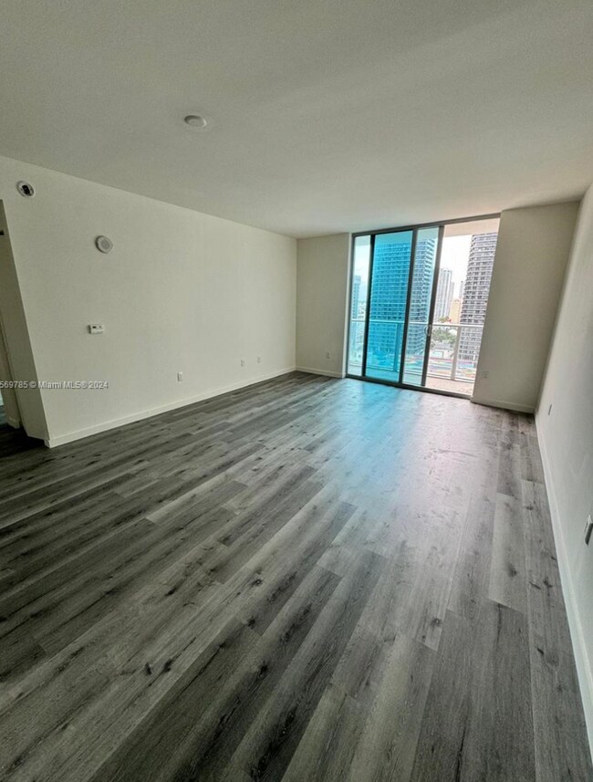 Photo - Spacious 1 Bedroom / 1 Bathroom residence at Millecento Condo