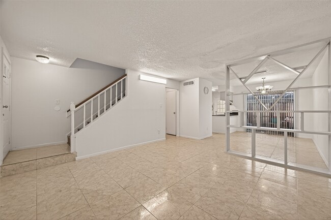 Photo - 3100 Jeanetta St Unidad 302