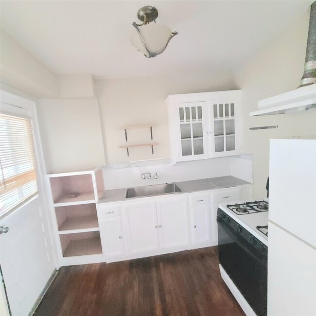 Photo - 4414 Woodside St