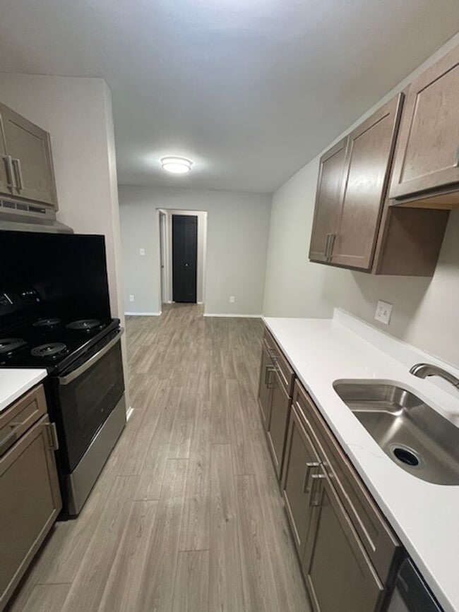 Photo - 333 Marshall Apartments