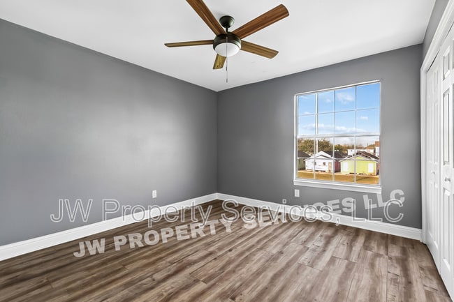 Photo - 2632-34 Annette St