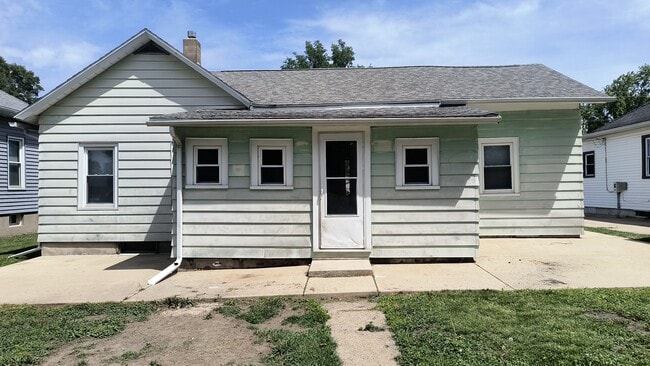 Building Photo - 1001 Lundy St