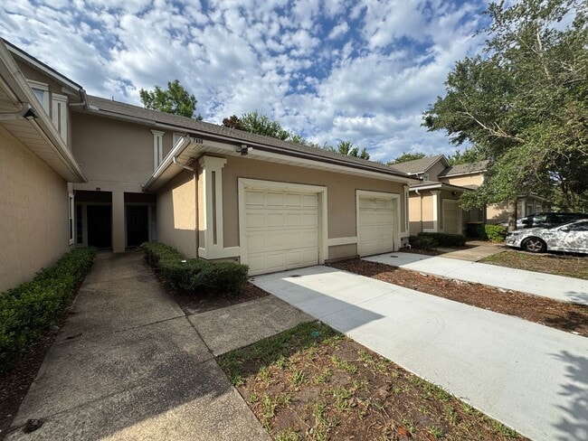 Photo - Available Now! Westside Timothy's Landing 2/2.5 Townhome with a 1-Car Garage