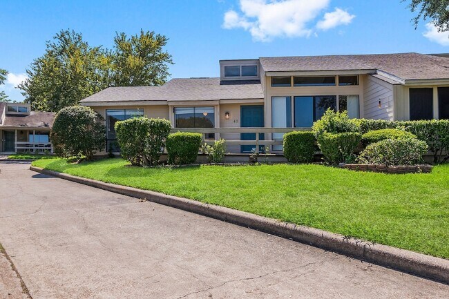 Photo - 49 April Point Dr N Rental