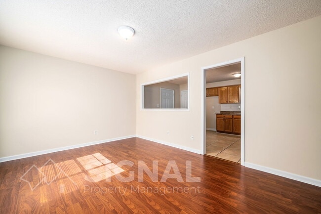 Photo - 1300 Yukon St