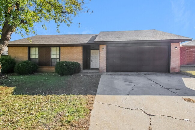 Building Photo - 1808 SE 13th St