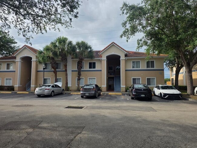Building Photo - 489 Las Cortes Ln Unit 204