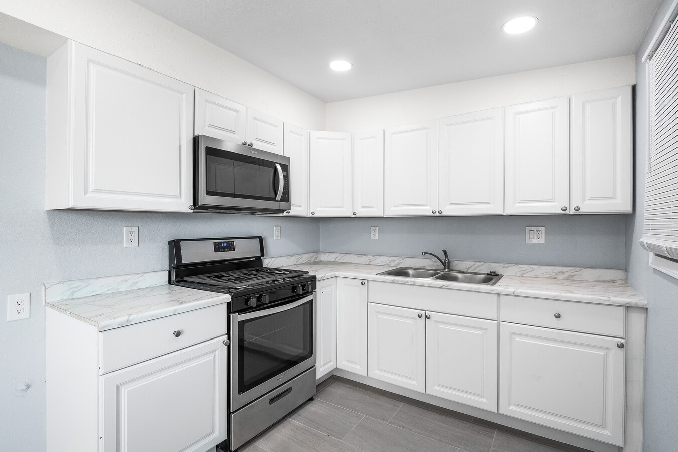 Photo - 24182 Tamarisk Ave