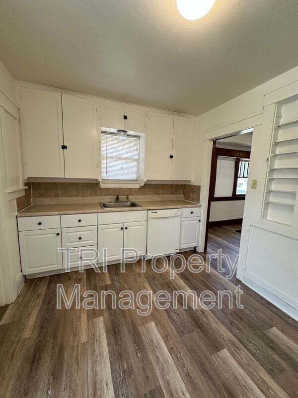 Photo - 1938 8th Ave