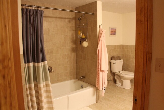 2360 Commonwealth Ave Unit 1-2