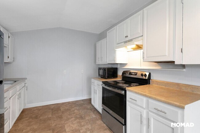 Photo - Spacious 4BR House in Salem