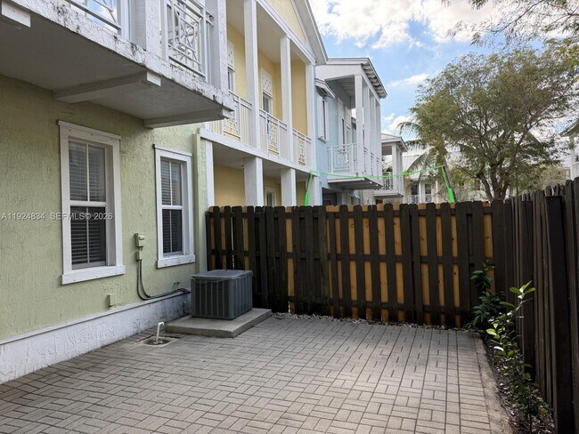 Photo - 7540 NW 114th Pl