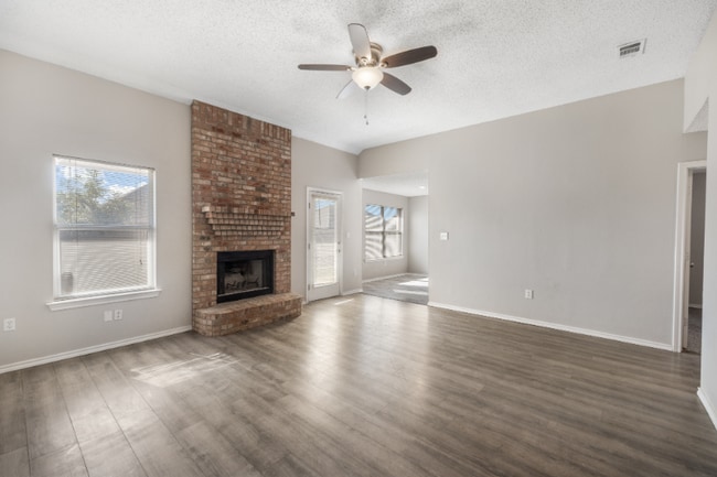 Photo - 610 Brenna Rd