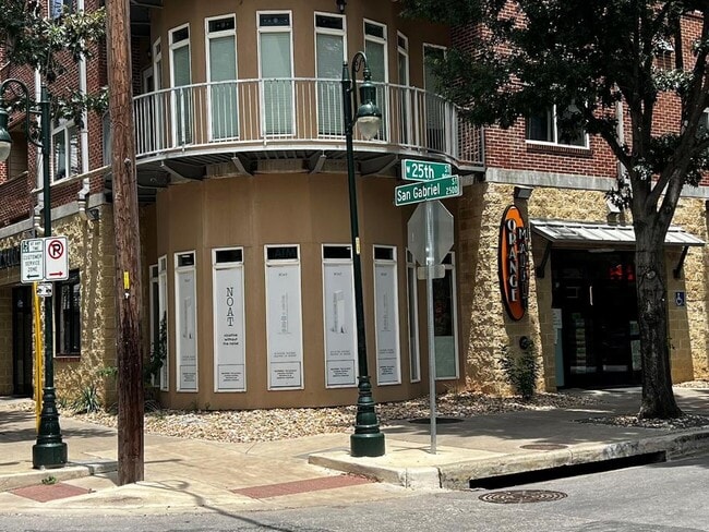 Photo - 910 W 25th St Unit 607