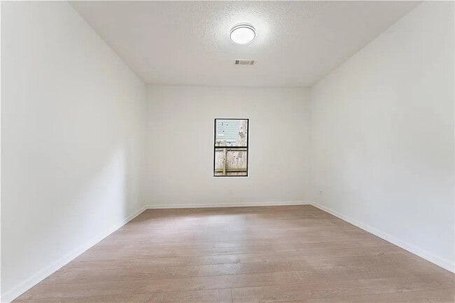 Photo - 37 Johnson Rd NW