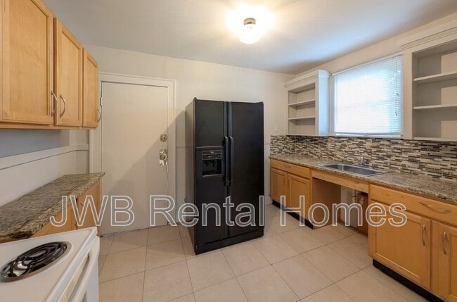 Photo - 2248 Dellwood Ave